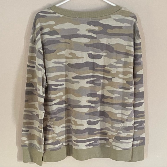 C&C California Women Camo Print Sweater Size XL - Picture 3 of 14